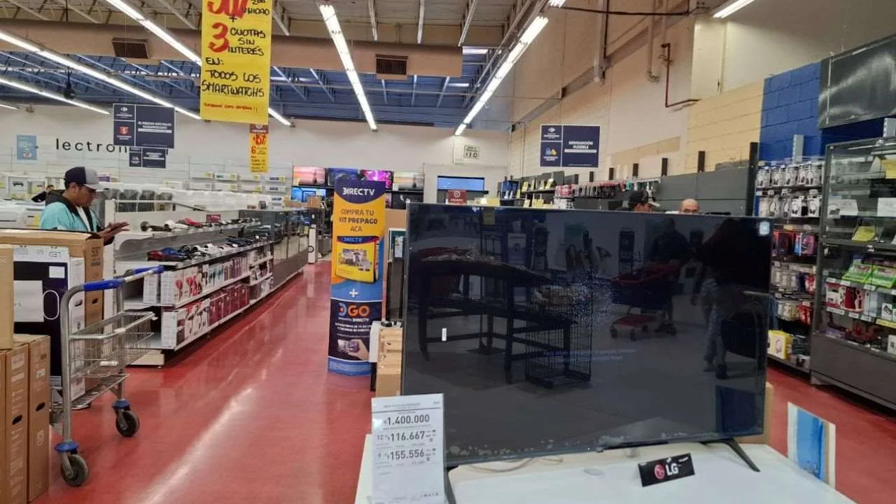 Supermercado Carrefour vende dos electrodomésticos al precio de uno