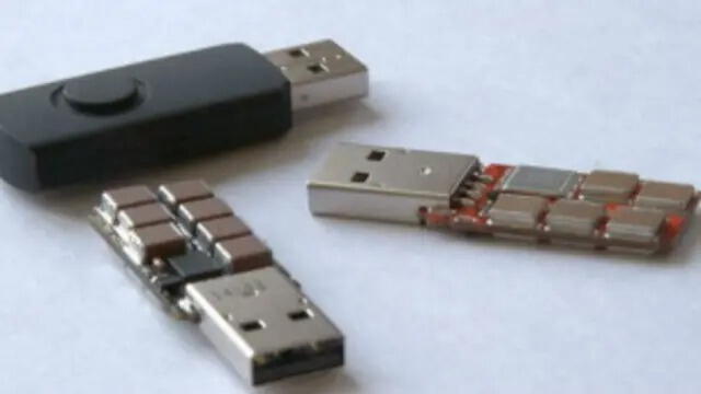  Los USB Killer tienen unos condensadores que almacen energía y luego la liberan provocando una sobrecarga. Foto: BBC 