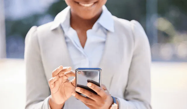 Si notas que tu celular está más lento, hay maneras de optimizarlo. Foto: Composición LR